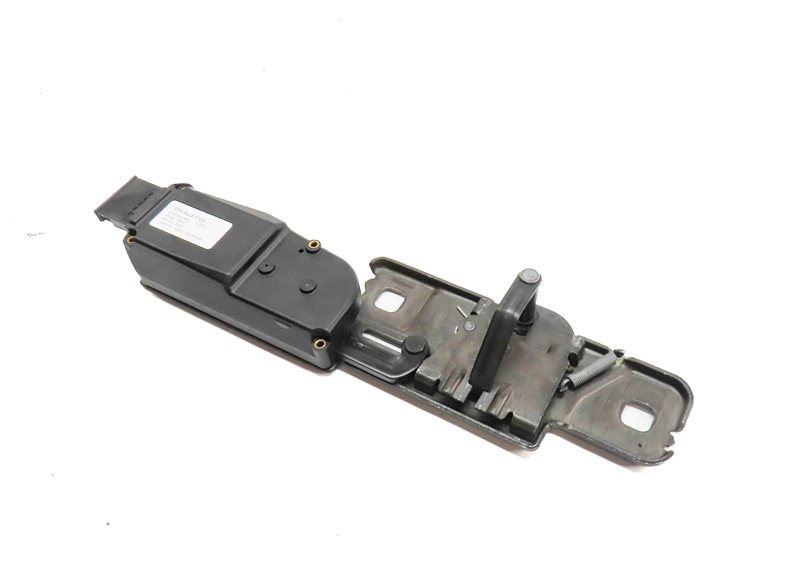 13 AUDI Q5 B8 8R REAR TRUNK LIFTGATE HATCH LOWER LATCH STRIKER PLATE ACTUATOR