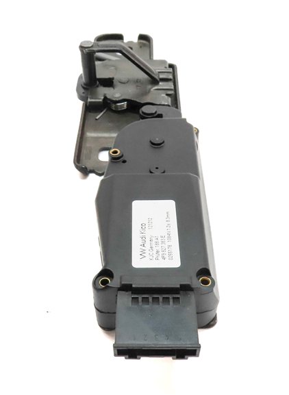 Thumbnail 3: 13 AUDI Q5 B8 8R REAR TRUNK LIFTGATE HATCH LOWER LATCH STRIKER PLATE ACTUATOR