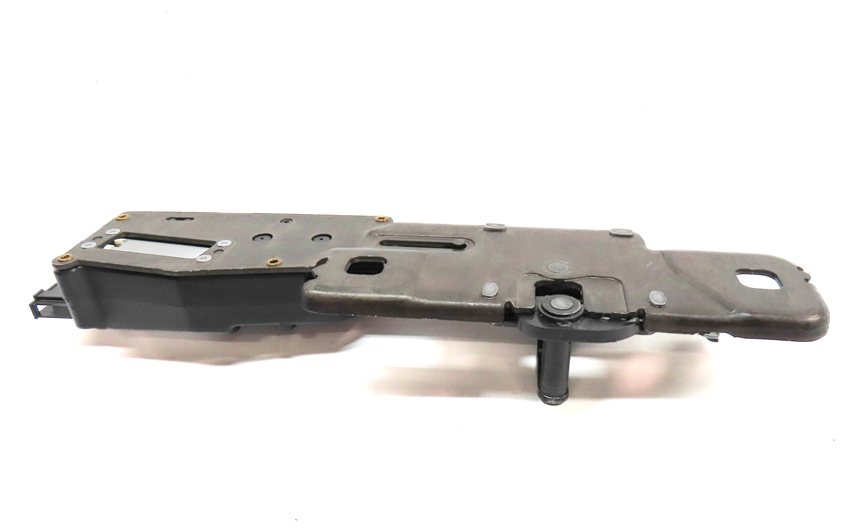 Thumbnail 6: 13 AUDI Q5 B8 8R REAR TRUNK LIFTGATE HATCH LOWER LATCH STRIKER PLATE ACTUATOR