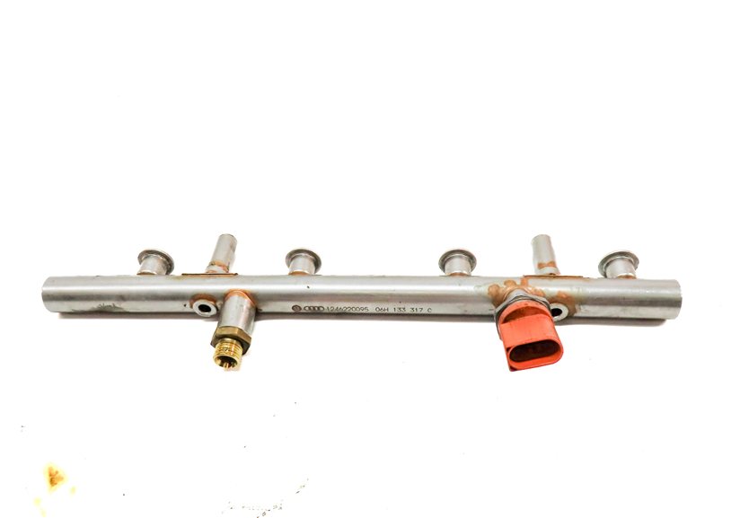 Thumbnail 6: 2013 AUDI Q5 (B8 8R) 2.0L (CPMA) ENGINE FUEL INJECTOR RAIL w/ PRESSURE SENSOR