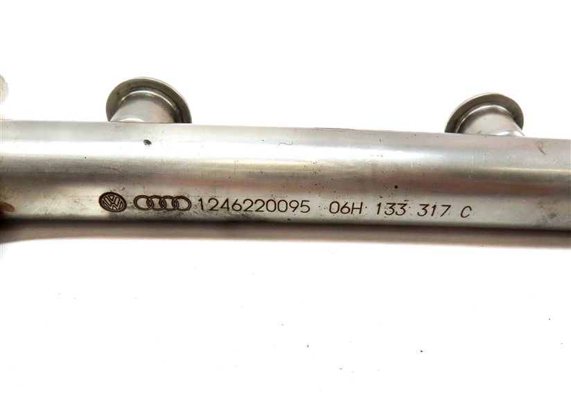 Thumbnail 7: 2013 AUDI Q5 (B8 8R) 2.0L (CPMA) ENGINE FUEL INJECTOR RAIL w/ PRESSURE SENSOR