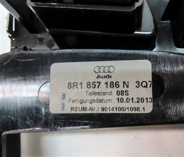 Thumbnail 5: 2013 AUDI Q5 (B8 8R) FRONT CENTER DASH NAVIGATION INFORMATION SCREEN TRIM BEZEL