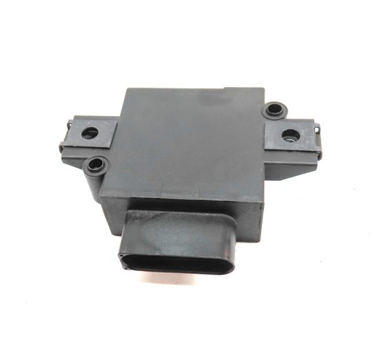 Thumbnail 5: 2013 AUDI Q5 (B8 8R) 2.0L (CPMA) ENGINE FUEL PUMP RELAY CONTROL MODULE