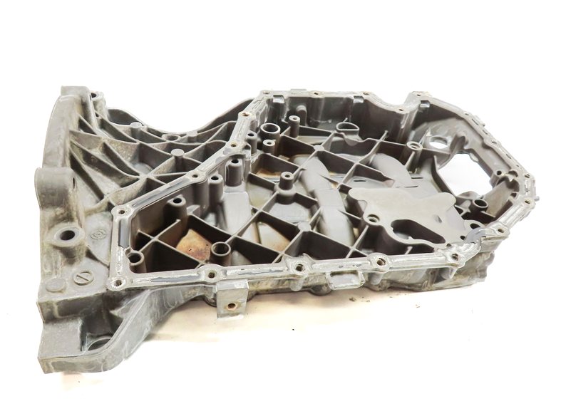 Thumbnail 6: 2013 AUDI Q5 (B8 8R) 2.0L (CPMA) UPPER ENGINE MOTOR OIL FLUID PAN
