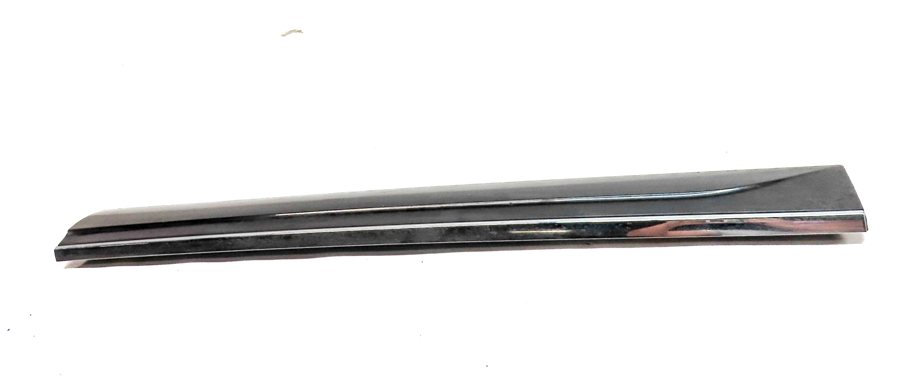 Thumbnail 2: 13-17 AUDI Q5 B8 8R FRONT LEFT DRIVER LOWER DOOR MOULDING TRIM PANEL (Black)
