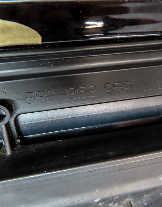 Thumbnail 7: 13-17 AUDI Q5 B8 8R FRONT LEFT DRIVER LOWER DOOR MOULDING TRIM PANEL (Black)