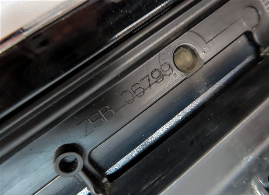 Thumbnail 8: 13-17 AUDI Q5 B8 8R FRONT LEFT DRIVER LOWER DOOR MOULDING TRIM PANEL (Black)