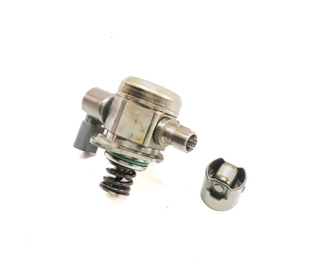 Thumbnail 1: 11-20 MERCEDES E S SL GL (W205 W166 W212 X166 X253) V8 LEFT MECHANICAL FUEL PUMP