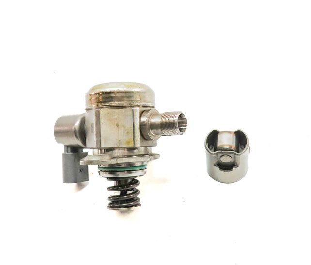 Thumbnail 2: 11-20 MERCEDES E S SL GL (W205 W166 W212 X166 X253) V8 LEFT MECHANICAL FUEL PUMP