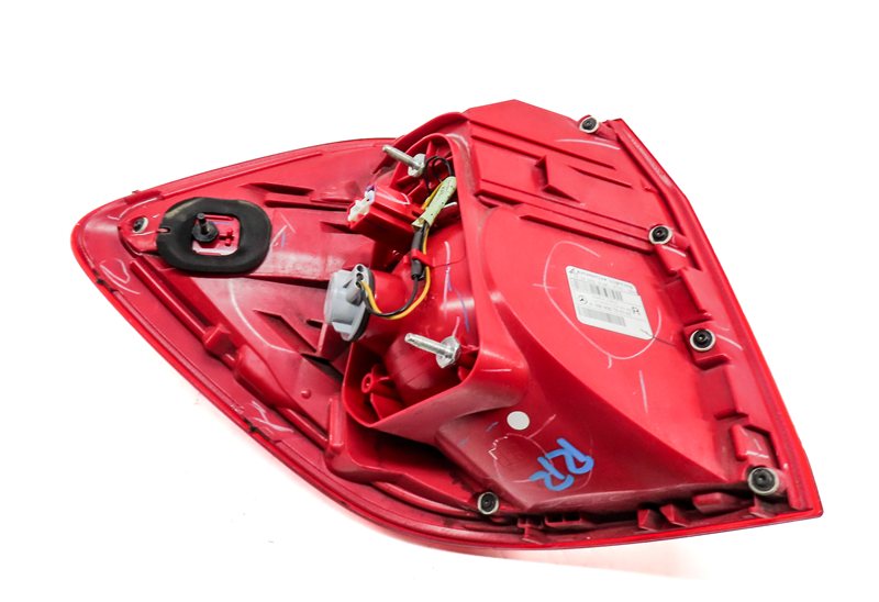 Thumbnail 5: 13-16 MERCEDES GL (X166) REAR RIGHT PASSENGER OUTER TAILLIGHT BRAKE LIGHT LAMP