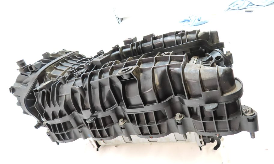 Thumbnail 4: 11-20 MERCEDES E GL ML S W212 W166 W221 X166 4.6L INTAKE MANIFOLD w/ INTERCOOLER