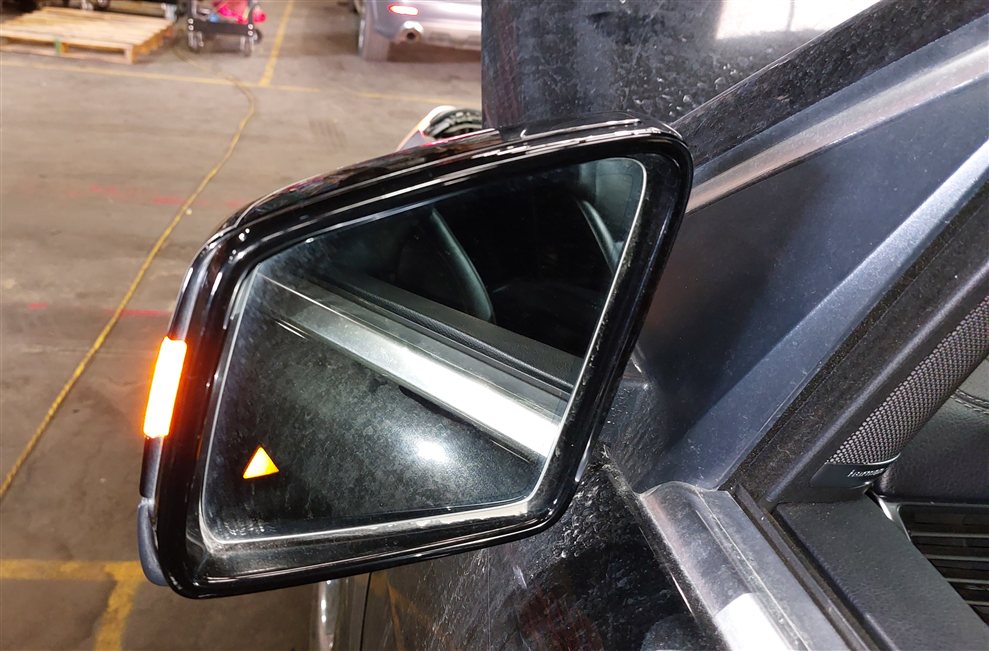 Thumbnail 2: 12-16 MERCEDES GL450 GL550 ML350 (W166 X166) LEFT BLIND SPOT MIRROR (Black)