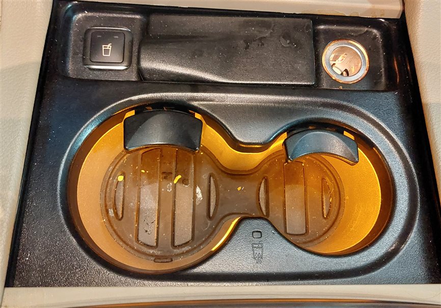 Thumbnail 2: 2016 MERCEDES GL450 (X166) FRONT CENTER CONSOLE HEATED COOLED CUPHOLDER (BEIGE)