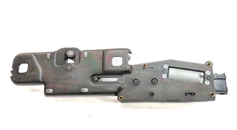 Thumbnail 7: 2014 AUDI A4 ALLROAD WAGON (B8) REAR LOWER TRUNK STRIKER PLATE w/ ACTUATOR