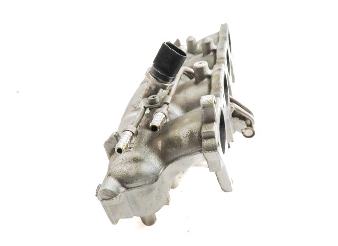 Thumbnail 3: 13-14 AUDI A4 A5 ALLROAD Q5 B8 8K 8T 2.0L TURBO ENGINE INTAKE MANIFOLD DIFFUSER