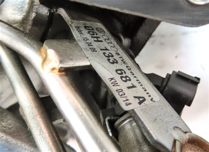 Thumbnail 7: 13-14 AUDI A4 A5 ALLROAD Q5 B8 8K 8T 2.0L TURBO ENGINE INTAKE MANIFOLD DIFFUSER