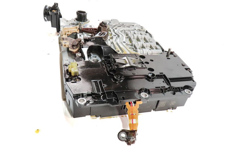 Thumbnail 4: 13-16 AUDI A4 ALLROAD B8 2.0L 8 SPEED AUTOMATIC TRANSMISSION VALVE BODY