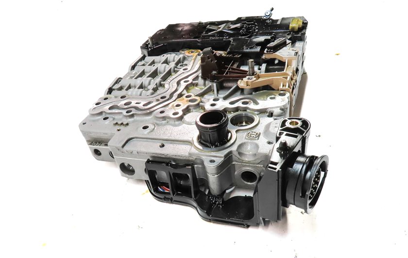 Thumbnail 5: 13-16 AUDI A4 ALLROAD B8 2.0L 8 SPEED AUTOMATIC TRANSMISSION VALVE BODY