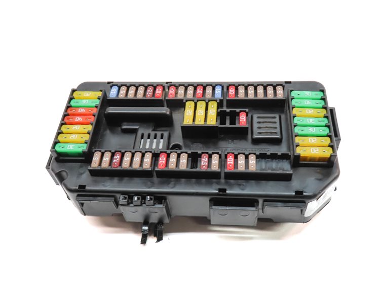 Thumbnail 2: 2017 BMW X5 (F15) 3.0L (N55) ENGINE FRONT FUSE RELAY CONTROL BOX MODULE