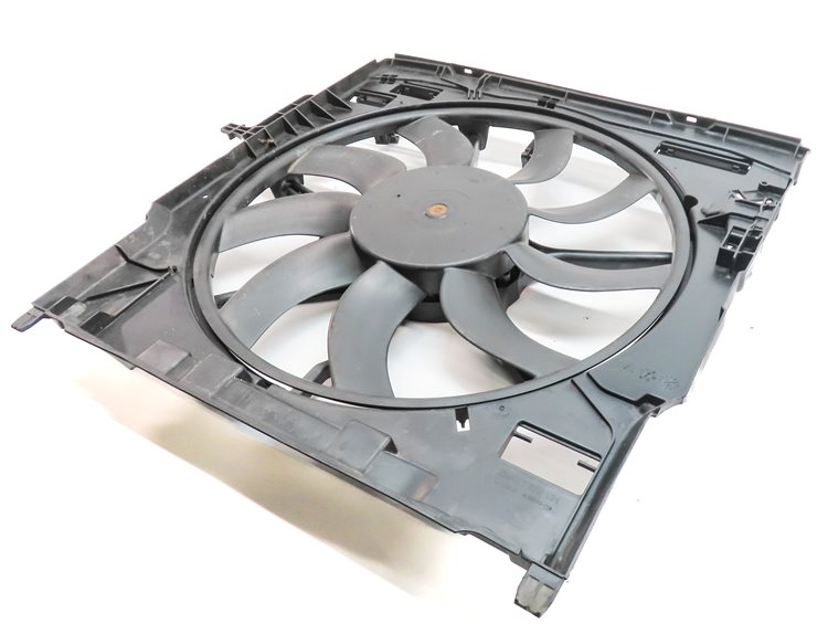 Thumbnail 1: 2014-2019 BMW X5 X6 (F15 F16) 2.0L / 3.0L / 3.0D 850 WATT RADIATOR COOLING FAN