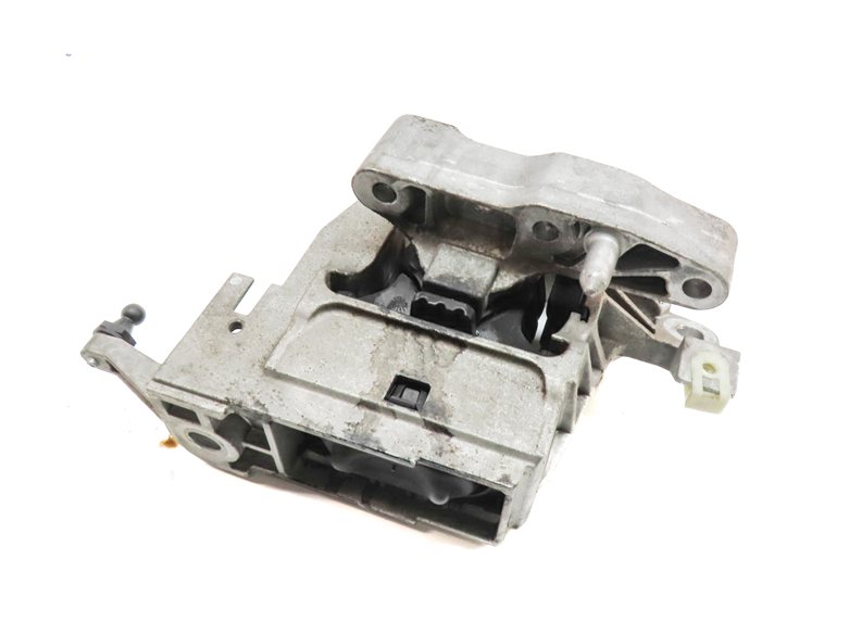 Thumbnail 1: 2022 BMW X2 (F39) 2.0L (B46D) ENGINE MOTOR SUPPORT MOUNT BRACKET