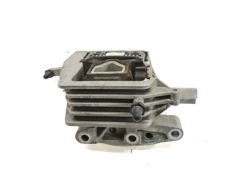 Thumbnail 4: 2022 BMW X2 (F39) 2.0L (B46D) ENGINE MOTOR SUPPORT MOUNT BRACKET