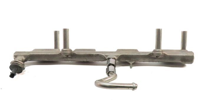 Thumbnail 2: 2022 BMW X2 (F39) 2.0L (B46D) ENGINE MOTOR FUEL INJECTOR RAIL w/ PRESSURE SENSOR
