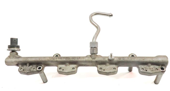 Thumbnail 5: 2022 BMW X2 (F39) 2.0L (B46D) ENGINE MOTOR FUEL INJECTOR RAIL w/ PRESSURE SENSOR