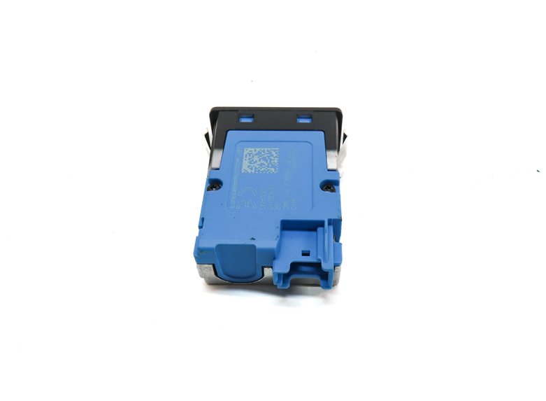 Thumbnail 5: 2022 BMW X2 (F39) CHARGING PORT OUTLET C-TYPE STYLE PLUG PANEL
