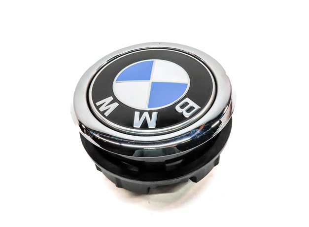 Thumbnail 4: 2022 BMW X2 (F39) REAR TRUNK LIFTGATE HATCH LID LOGO EMBLEM BADGE HANDLE