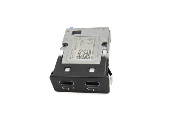 Thumbnail 4: 2022 BMW X2 (F39) USB C-TYPE STYLE PORT DUAL CHARGER PLUG OUTLET PANEL