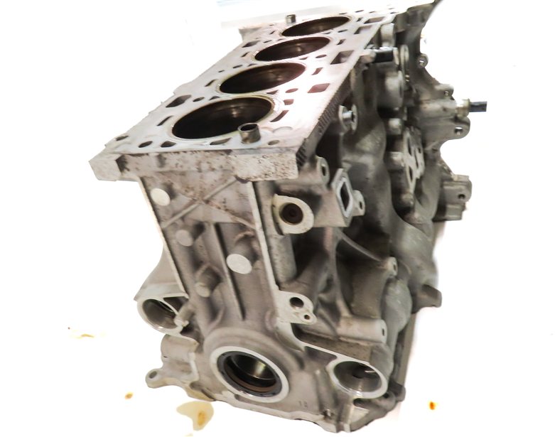 Thumbnail 4: 2020-2022 BMW X2 (F39) 2.0L (B46D) ENGINE MOTOR CYLINDER BLOCK