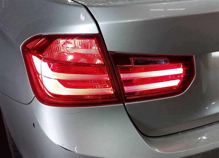 Thumbnail 2: 12-15 BMW 320i 328i 335i M3 (F30) SEDAN LEFT TRUNK INNER TAILLIGHT LIGHT LAMP