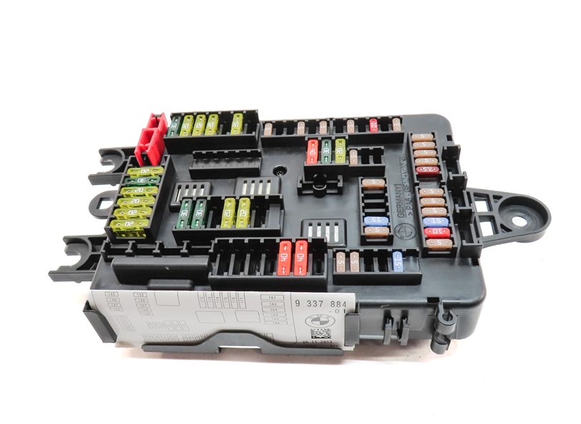 Thumbnail 2: 2014 BMW 335I (F30) 3.0L (N55) REAR TRUNK MOUNT FUSE RELAY MODULE BOX