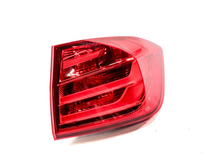 12-15 BMW 3 SERIES (F30) SEDAN RIGHT PASSENGER OUTER TAILLIGHT BRAKE LIGHT LAMP