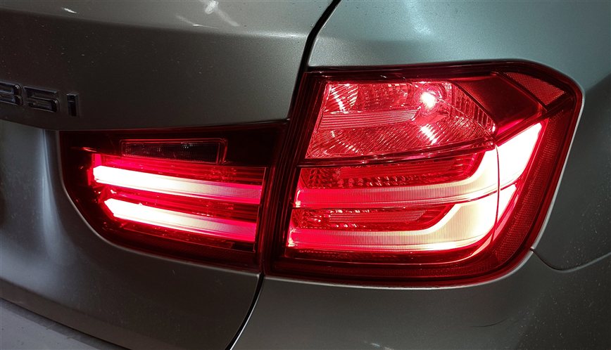 Thumbnail 2: 12-15 BMW 3 SERIES (F30) SEDAN RIGHT PASSENGER OUTER TAILLIGHT BRAKE LIGHT LAMP