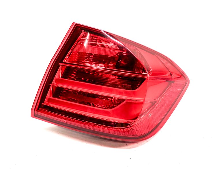 Thumbnail 3: 12-15 BMW 3 SERIES (F30) SEDAN RIGHT PASSENGER OUTER TAILLIGHT BRAKE LIGHT LAMP