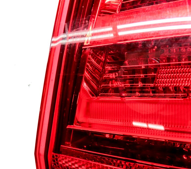 Thumbnail 7: 12-15 BMW 3 SERIES (F30) SEDAN RIGHT PASSENGER OUTER TAILLIGHT BRAKE LIGHT LAMP