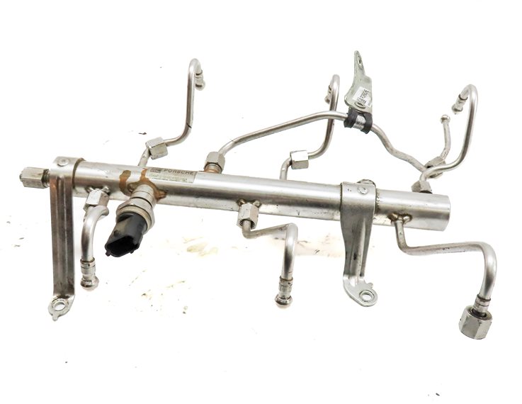 Thumbnail 2: 2012 PORSCHE PANAMERA (970 G1) 3.6L (M46.20) ENGINE FUEL INJECTOR RAIL w/ LINES