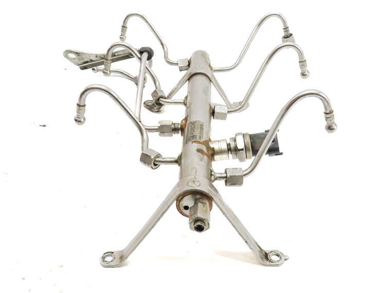 Thumbnail 3: 2012 PORSCHE PANAMERA (970 G1) 3.6L (M46.20) ENGINE FUEL INJECTOR RAIL w/ LINES