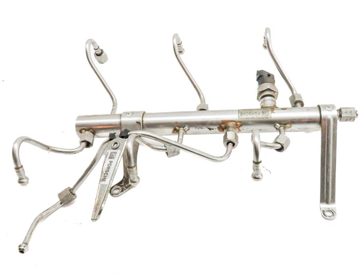 Thumbnail 4: 2012 PORSCHE PANAMERA (970 G1) 3.6L (M46.20) ENGINE FUEL INJECTOR RAIL w/ LINES