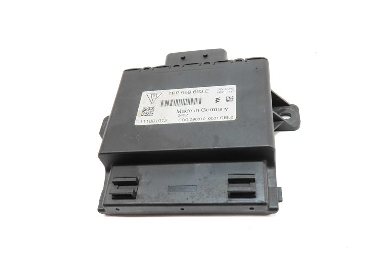 Thumbnail 2: 2012 PORSCHE PANAMERA (970 G1) 3.6L (M46.20) ENGINE VOLTAGE CONVERTER MODULE