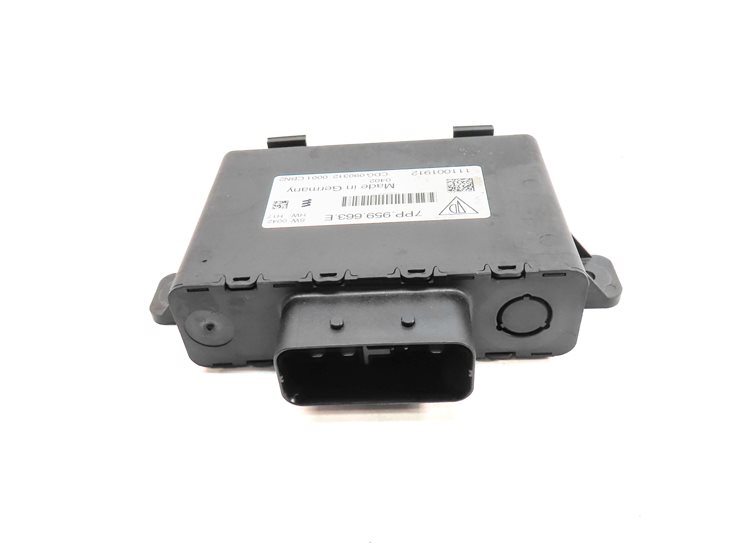 Thumbnail 3: 2012 PORSCHE PANAMERA (970 G1) 3.6L (M46.20) ENGINE VOLTAGE CONVERTER MODULE