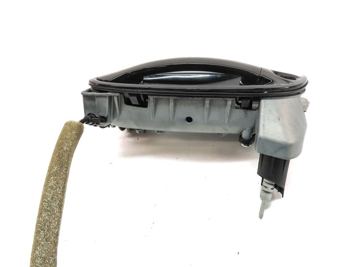 Thumbnail 4: 2010-2016 PORSCHE PANAMERA (970 G1) LEFT FRONT EXTERIOR DOOR HANDLE (Black)