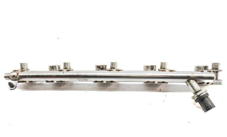 Thumbnail 5: 2017 LAND ROVER DISCOVERY SPORT (L550) 2.0L ENGINE FUEL INJECTOR RAIL