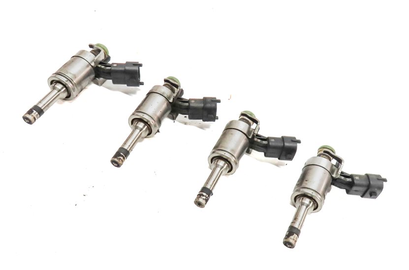 Thumbnail 1: 12-17 LR2 DISCOVERY SPORT RANGE ROVER EVOQUE (L538 L550) 2.0L FUEL INJECTOR SET