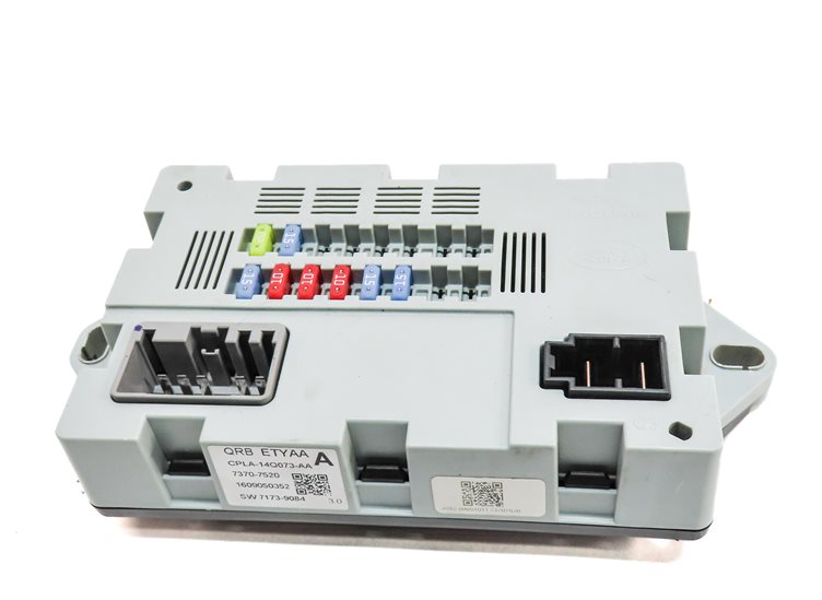 Thumbnail 2: 2017 LAND ROVER DISCOVERY SPORT (L550) 2.0L ENGINE CABIN FUSE RELAY CONTROL BOX