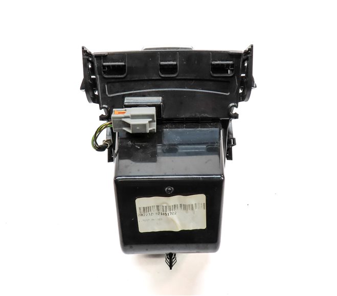 Thumbnail 4: 2017 LAND ROVER DISCOVERY SPORT (L550) FRONT CENTER CONSOLE DUAL CUPHOLDER