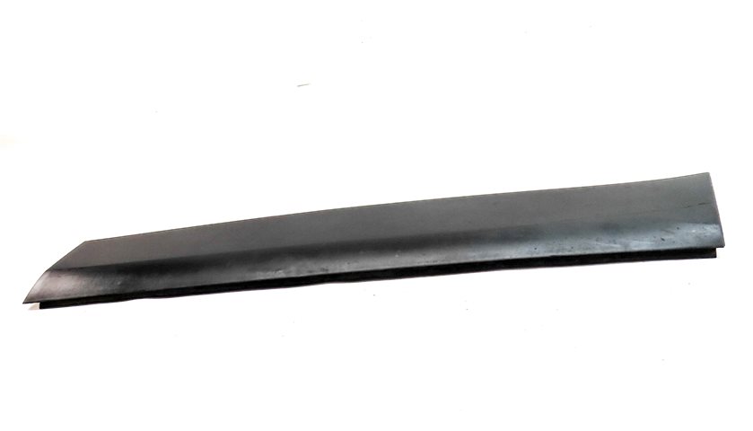 Thumbnail 2: 15-19 LAND ROVER DISCOVER SPORT (L550) FRONT RIGHT PASSENGER DOOR MOULDING TRIM
