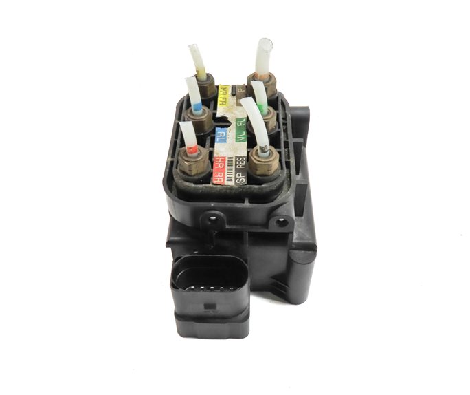 Thumbnail 3: 2012 MERCEDES GL450 (X164) AIRMATIC AIR SUSPENSION RELIEF VALVE BLOCK